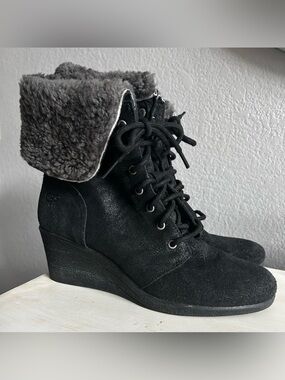 UGG Zea wedge waterproof boots, Sherpa, women’s size 9, black. EC